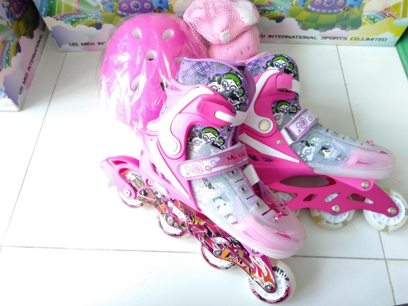 Phân phối BỘ COMBO GIÀY PATIN 8812 CÓ ĐÈN