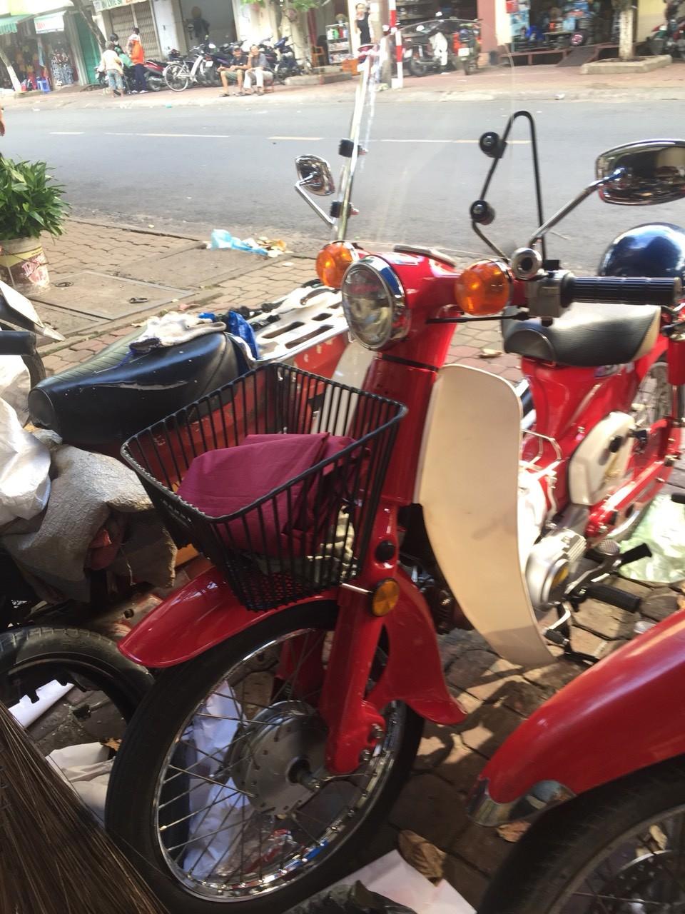 rổ kiểu sọc thưa đen đựng đồ cho anh em gắn dream- cub 78, én, 81,86...