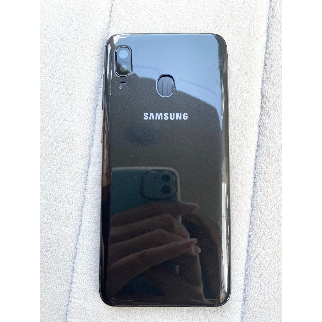 Bộ vỏ samsung A20 gồm khung sườn, khay sim, kính camera
