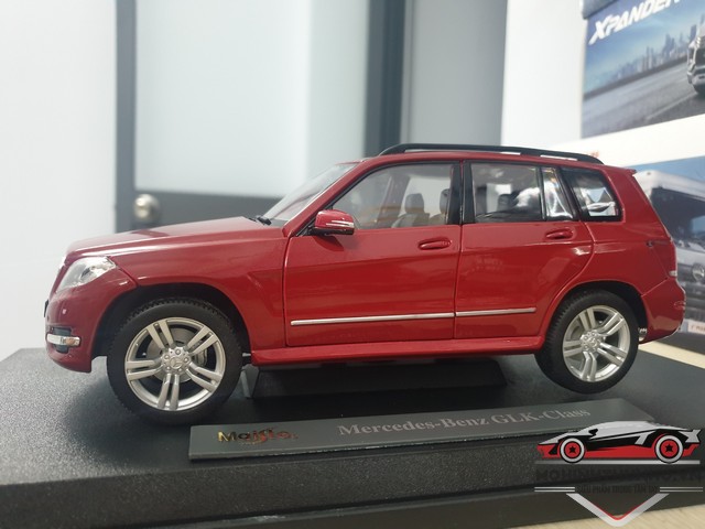[HCM]Xe mô hình Mercedes GLK tỉ lệ 1:18