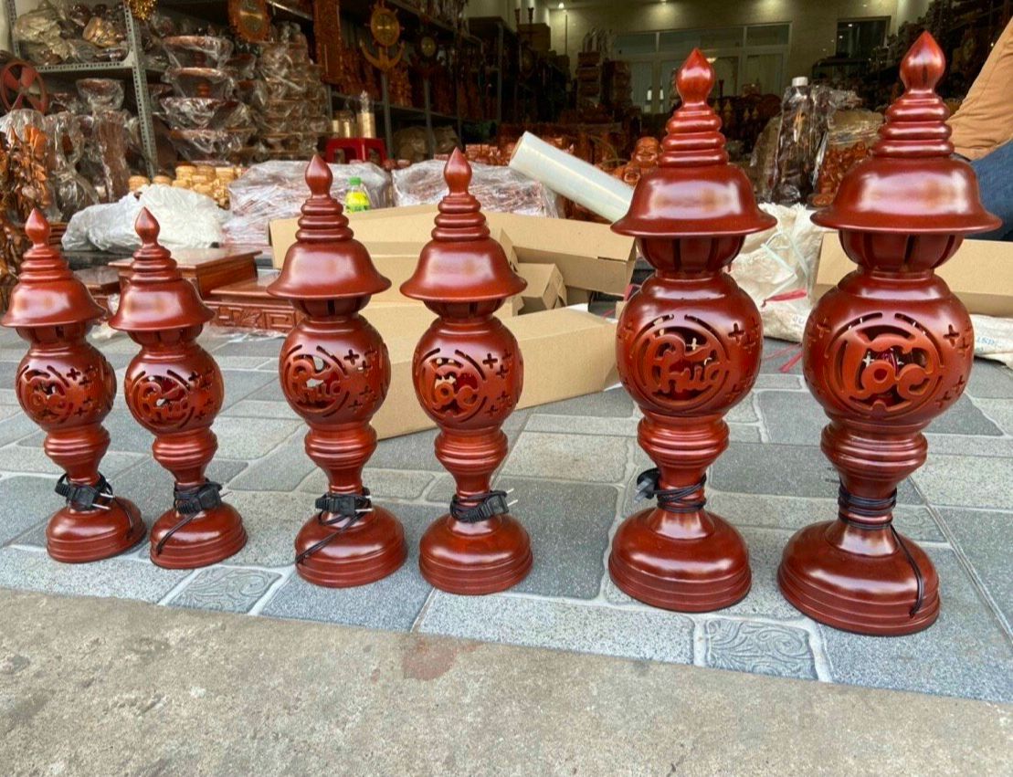Cặp Đèn thờ quả dứa - Đèn thờ gỗ xà cừ chữ Phúc - Lộc -Thọ