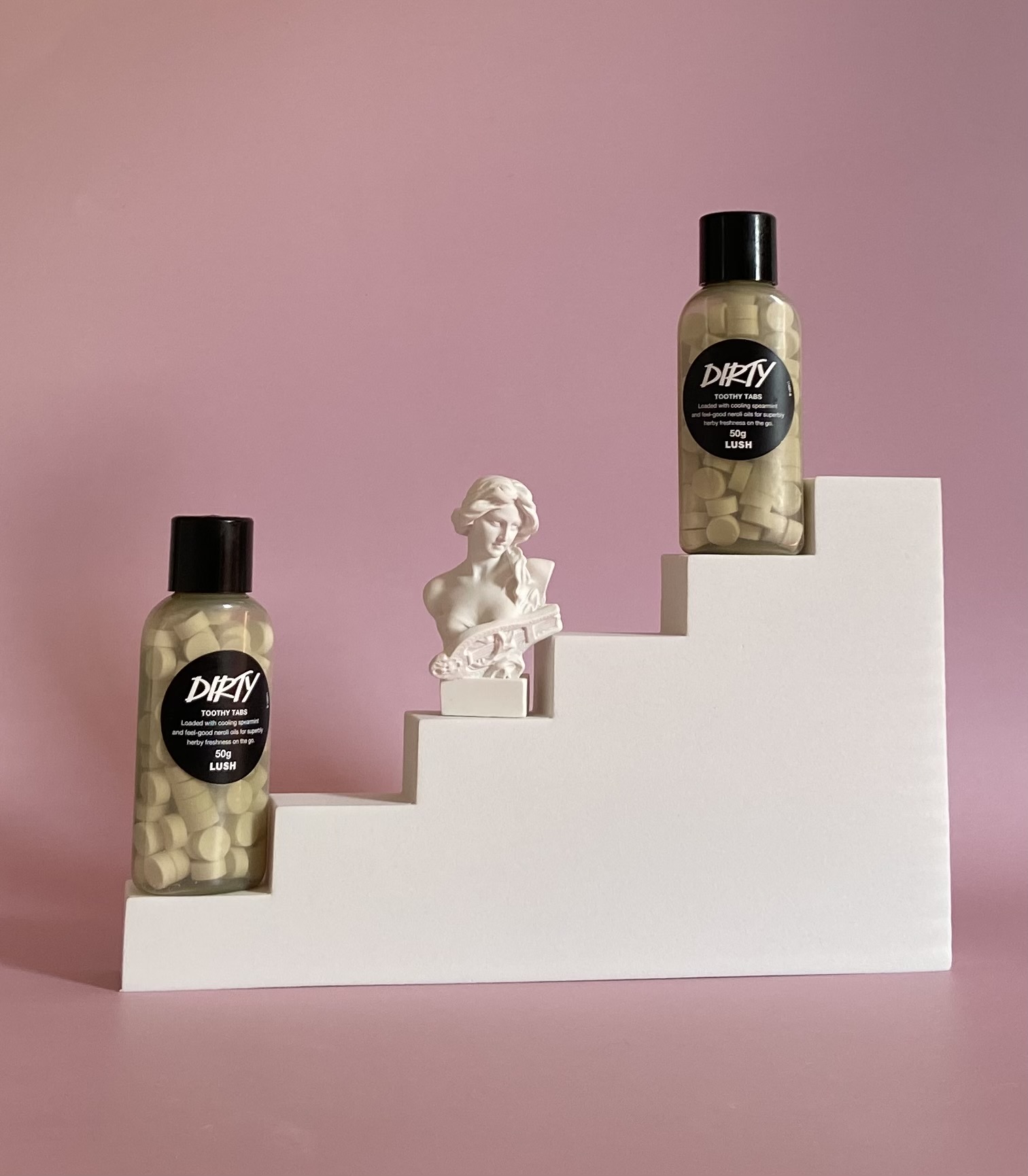 Viên Đánh Trắng Răng LUSH - Boom, Dirty - Toothy Tabs