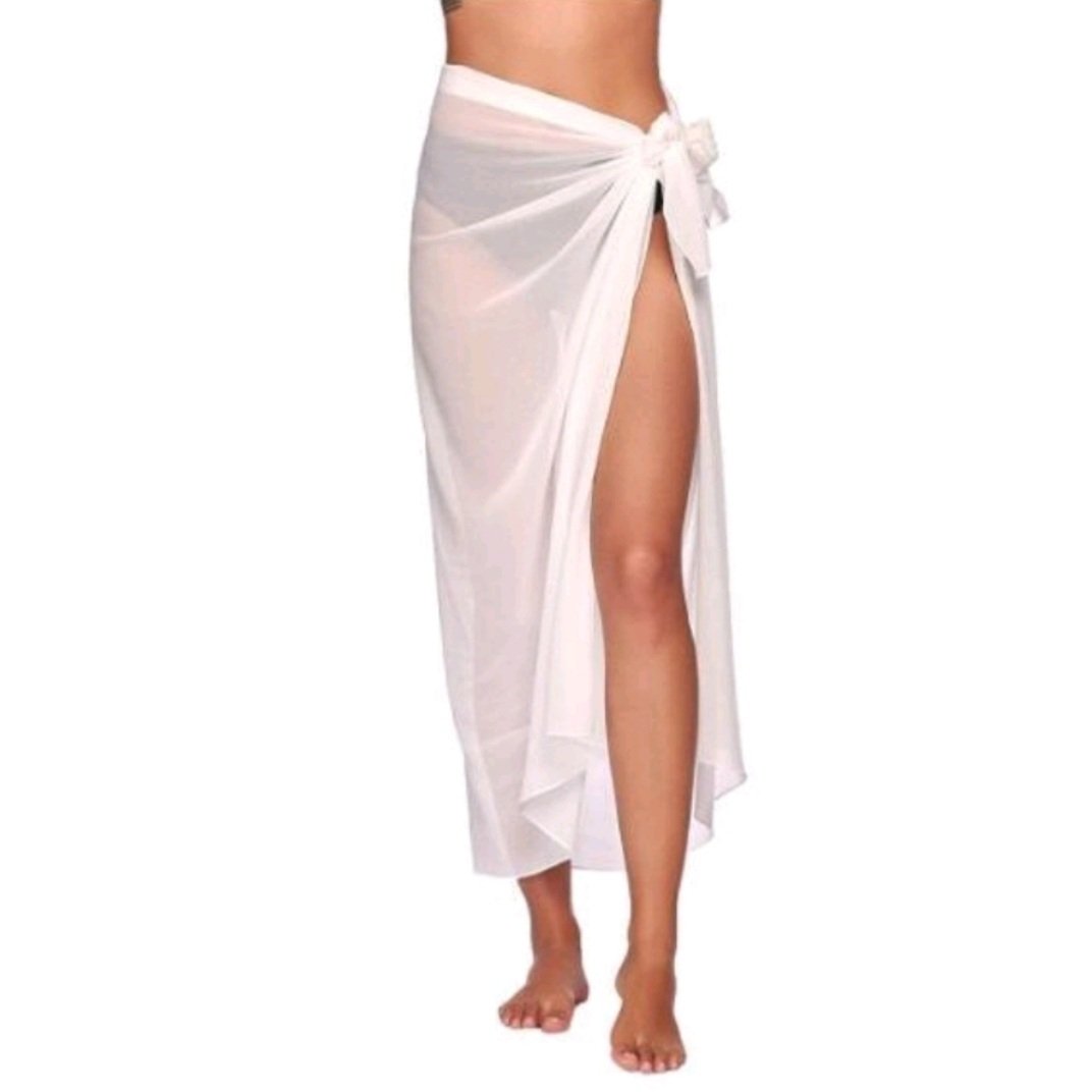 Khăn choàng khăn von phối cùng bikini đi biển đẹp