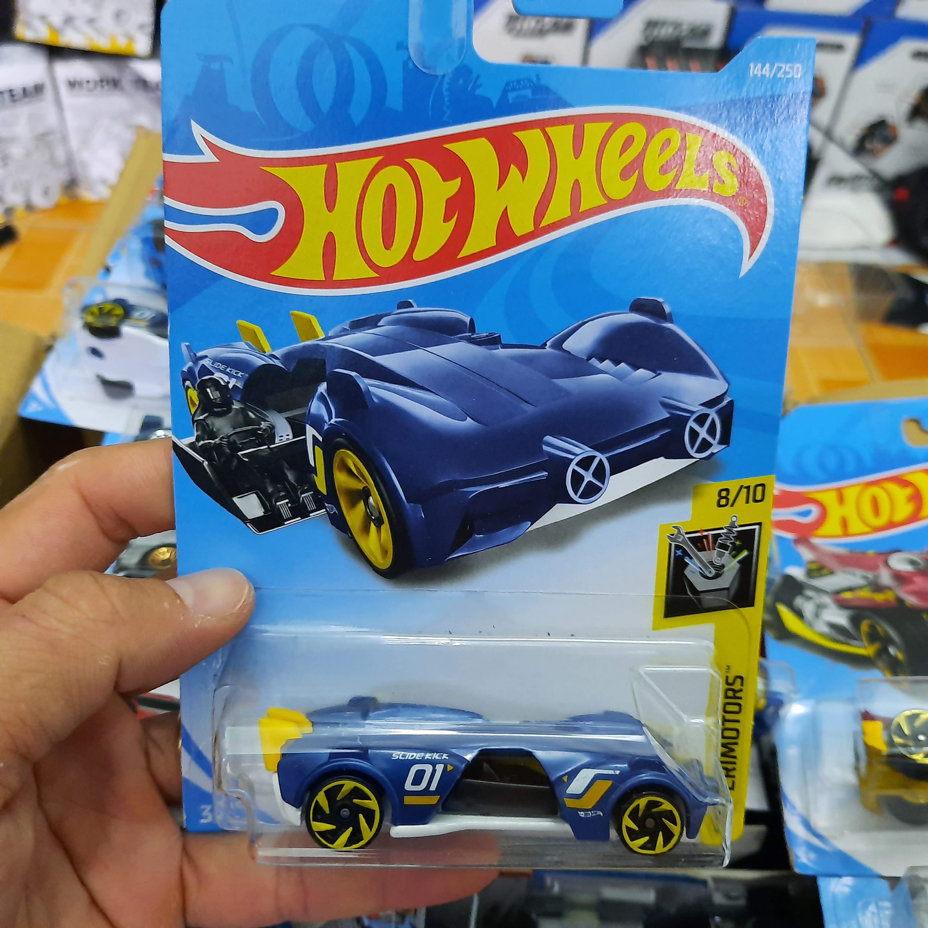 Đồ chơi xe ô tô hot wheels bằng kim loại mô hình xe tỉ lệ 1:64 xe đồ chơi trẻ em (giao ngẫu nhiên màu và mẫu xe)