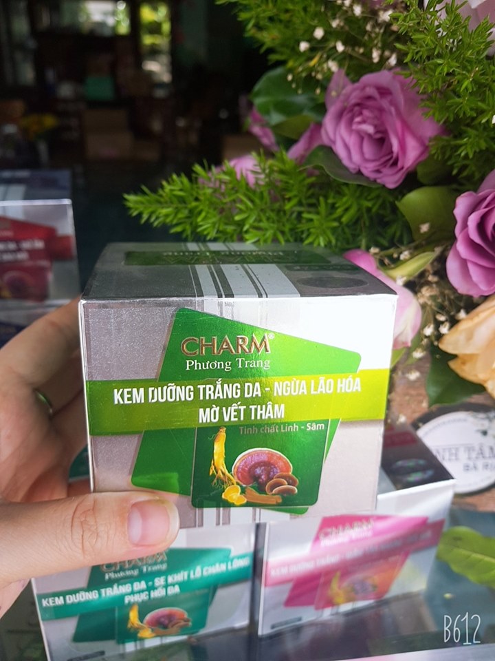 Kem dưỡng trắng da Charm Nhân sâm và Linh Chi 50g
