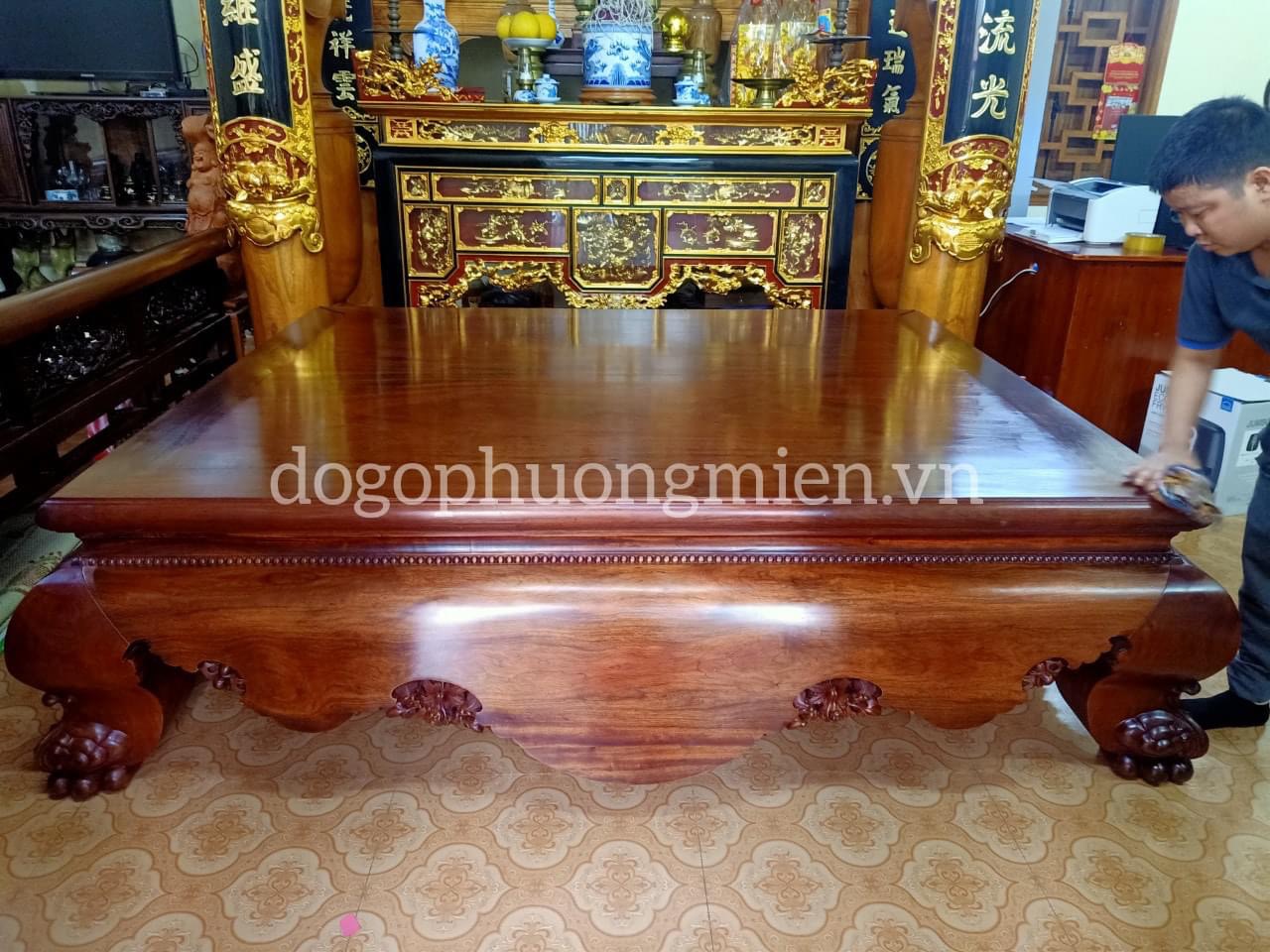 Sập trơn gỗ gụ cổ liền 1m8 x 2m2.