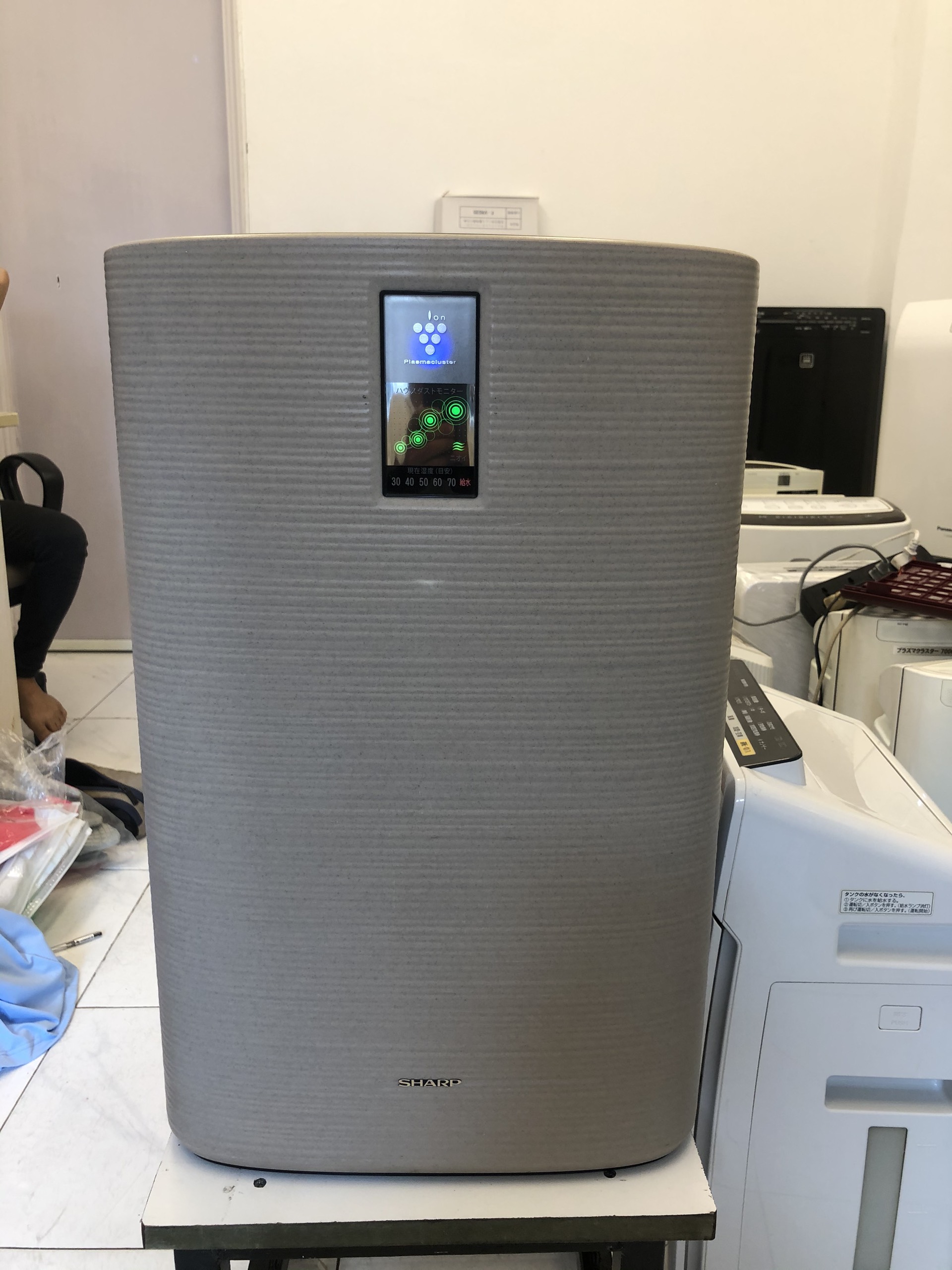 NỘI ĐỊA NHẬT Máy lọc không khí inverter tạo ion diệt khuẩn có bù ẩm Sharp KC-C100