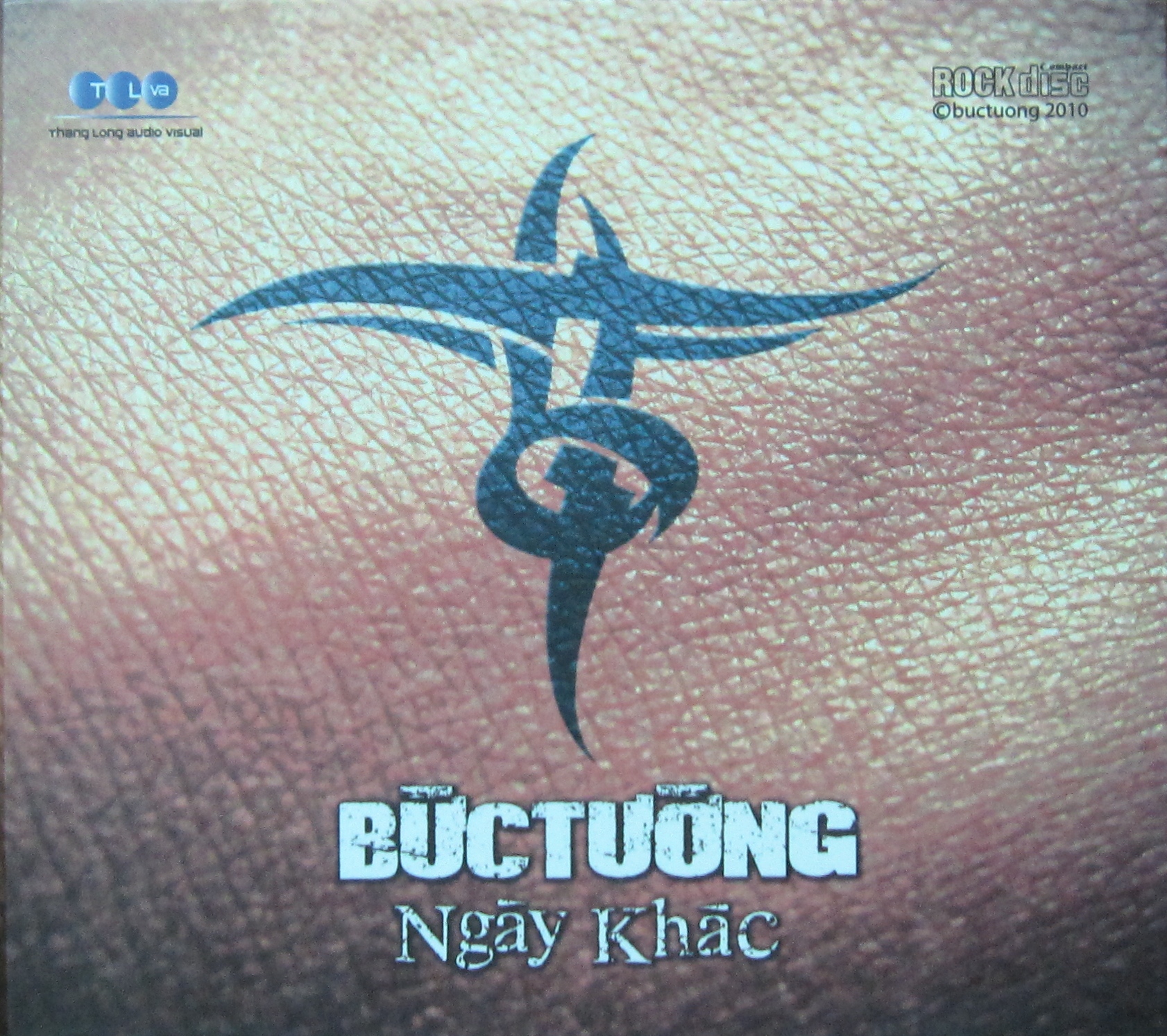 bộ 4 đĩa CD băng nhạc Bức Tường 1