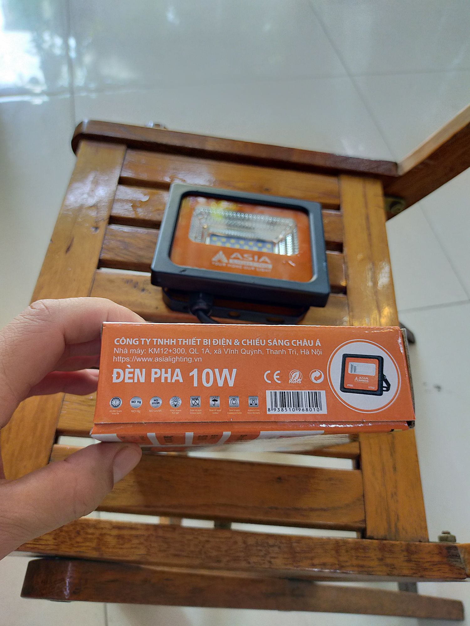 Chiếu pha Asia 10w
