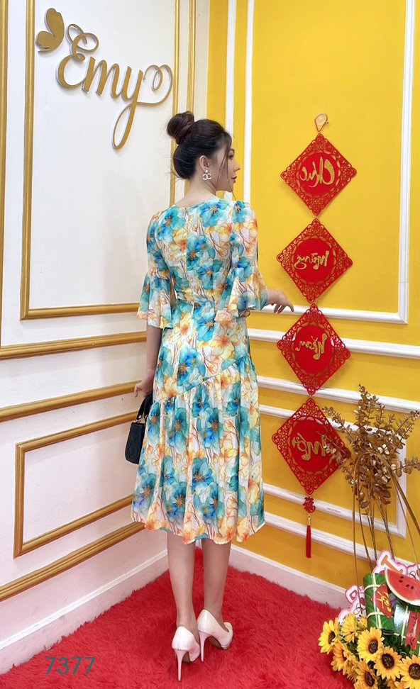 Đầm EMY EM7377 Xoè Hoa Xanh