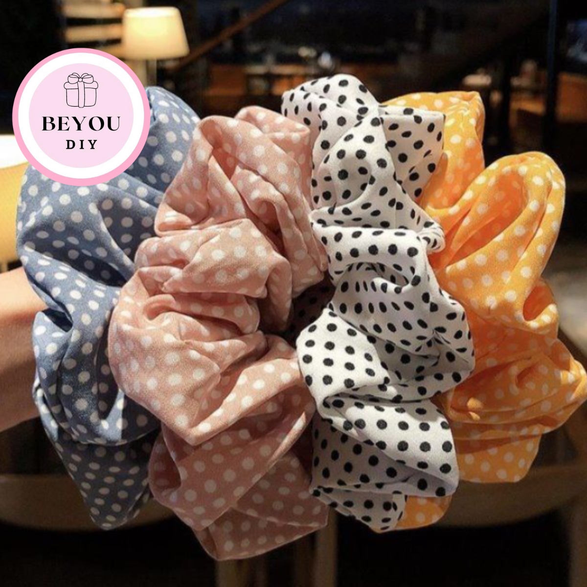 Cột Buộc Tóc Scruchies Chấm Bi - Loại Vải Nhung Cao Cấp