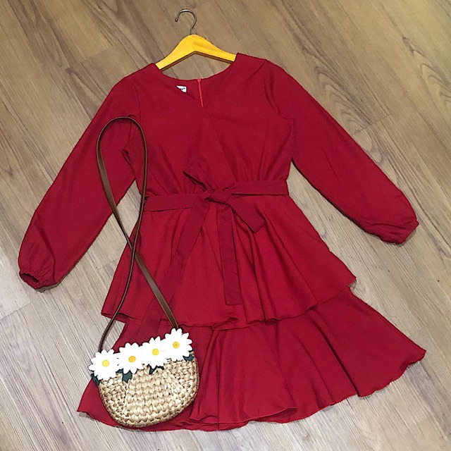 Đầm đỏ 2 tầng cột eo
