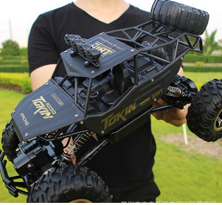 Xe địa hình tỉ lệ 1:12 điều khiển từ xa cỡ lớn sóng 2.4G pin sạc 7.2v 2000mAh