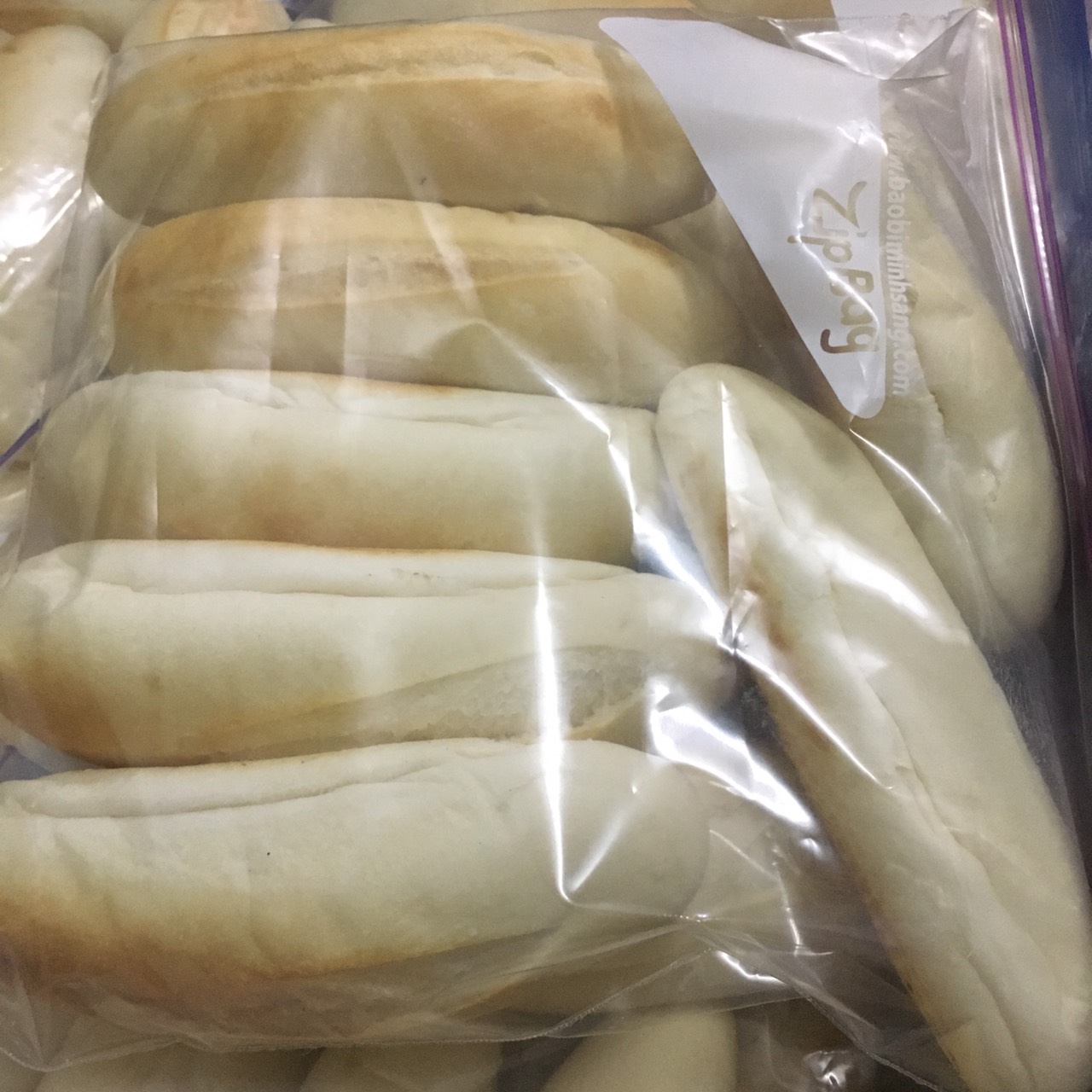 Bánh mì Tươi Cấp  Đông