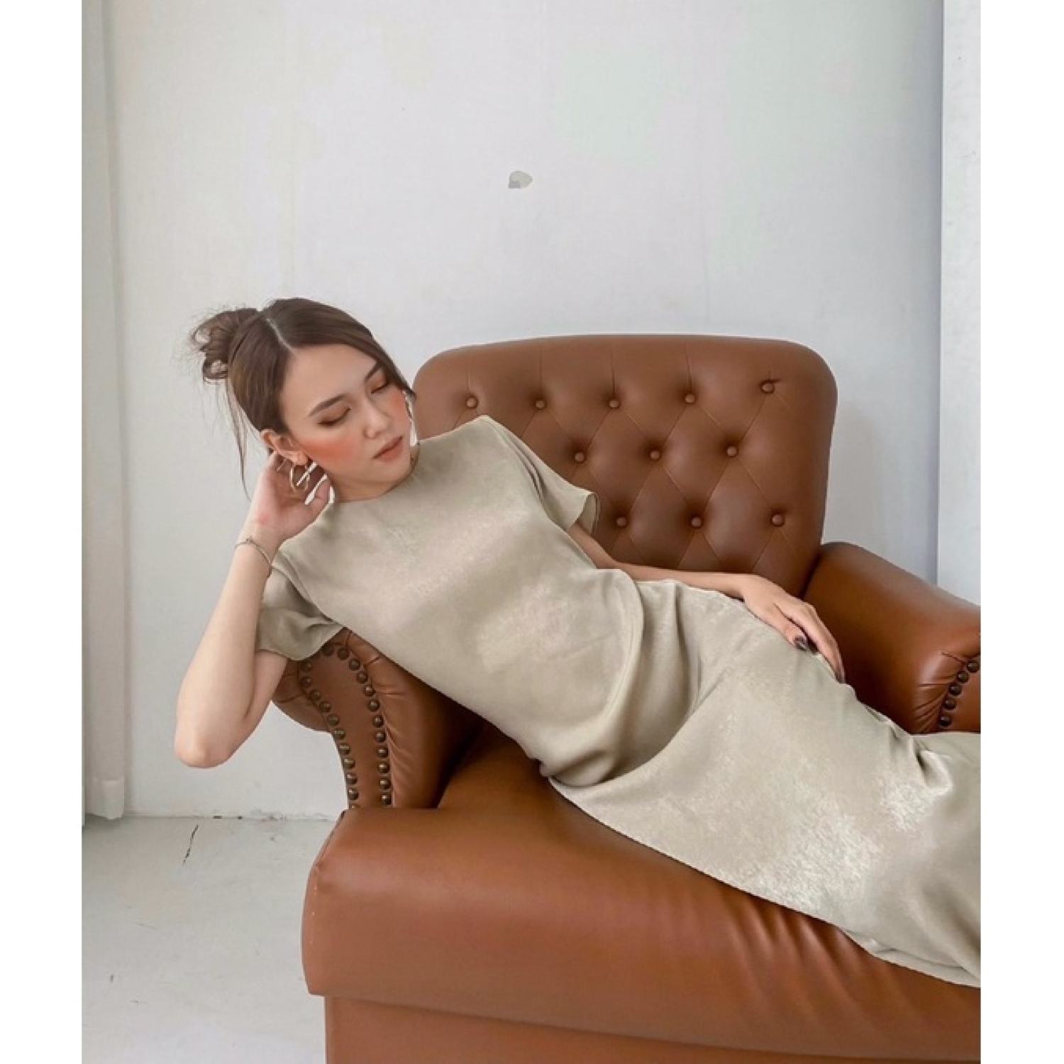 SISTERSISTER - Đầm suông lụa Karen