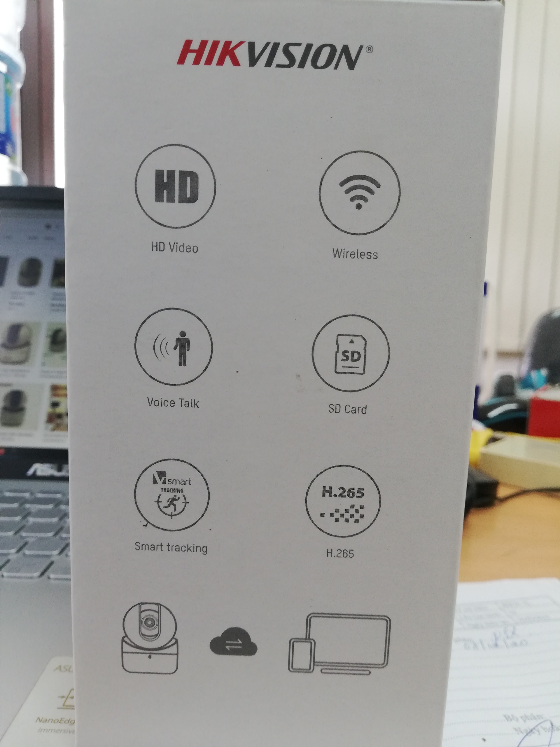 Camera HIKVISION DS-2CV2Q21FD-IW(B) Wifi 2MP xoay 4 chiều