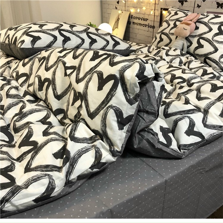 Bộ chăn ga gối cotton poly - Mẫu tim xước