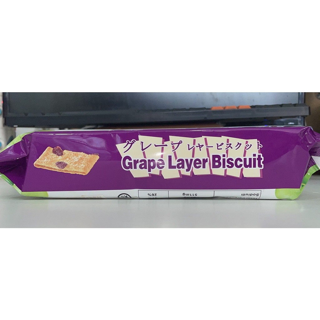 Bánh Quy Nhật Vị Nho Grape Layer Biscuit (Gói 140g)