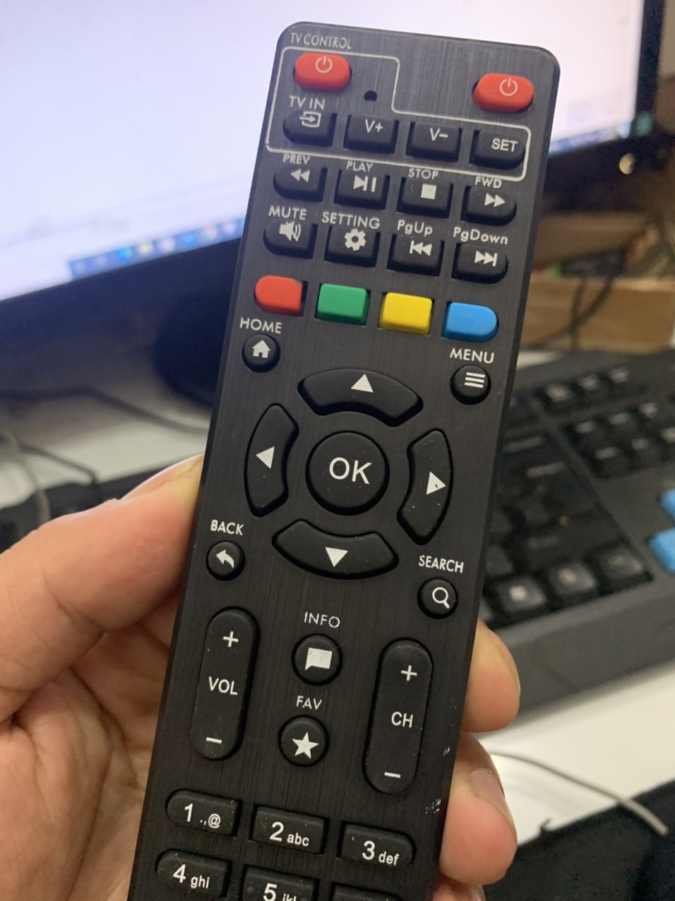 [HCM]Điều khiển FPT Playbox 2018 và đầu VNPT SmartBox