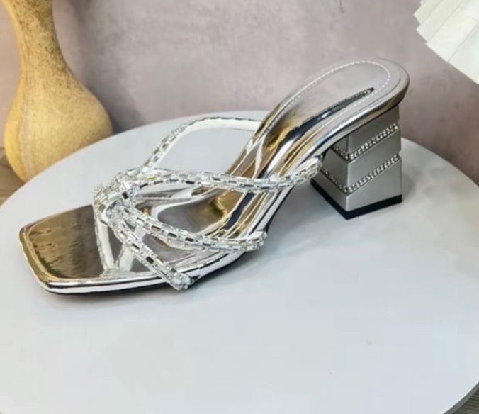 Dép cao gót 7p quay đá