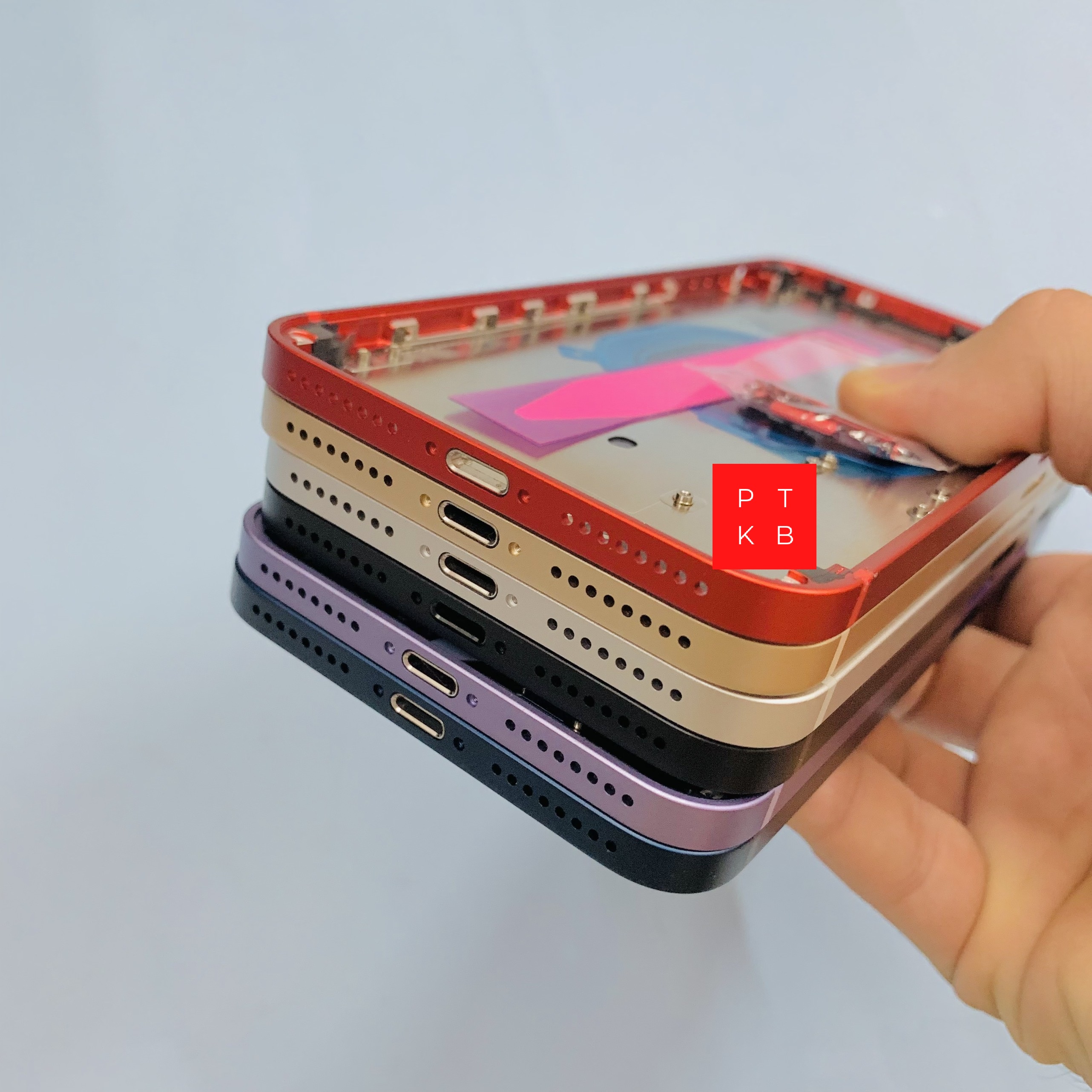 VỎ ĐỘ CẠNH VIỀN VUÔNG DÀNH CHO ĐIỆN THOẠI 8PLUS