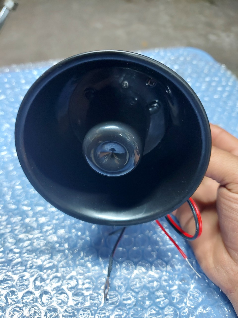 Còi hú, còi lùi, xin nhan chóe chóe điện 12v và 24v