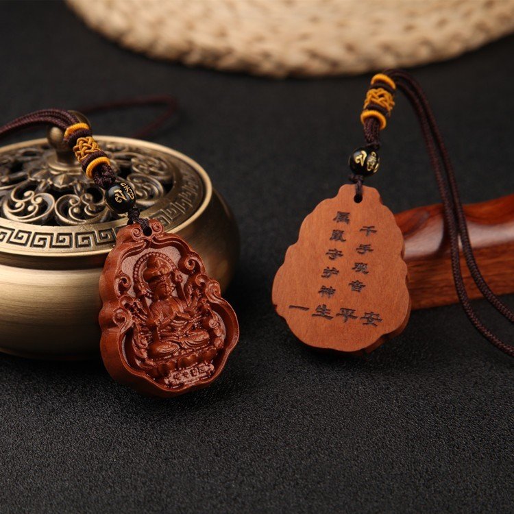 Dây chuyền mặt phật Thiên Thủ Thiên Nhãn bằng gỗ Đào - MN02