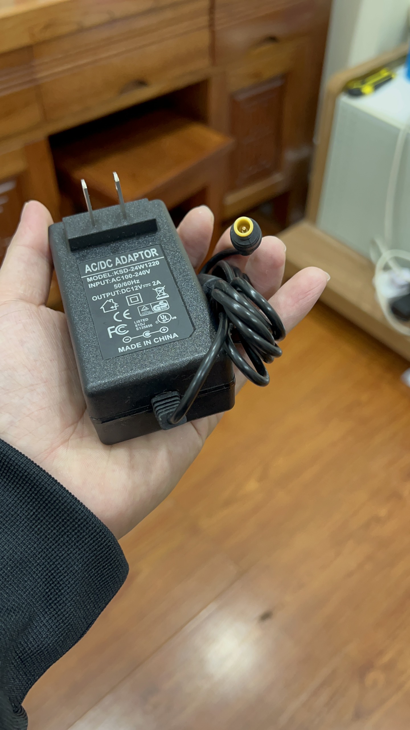 Cục nguồn màn hình LG 12V 2A