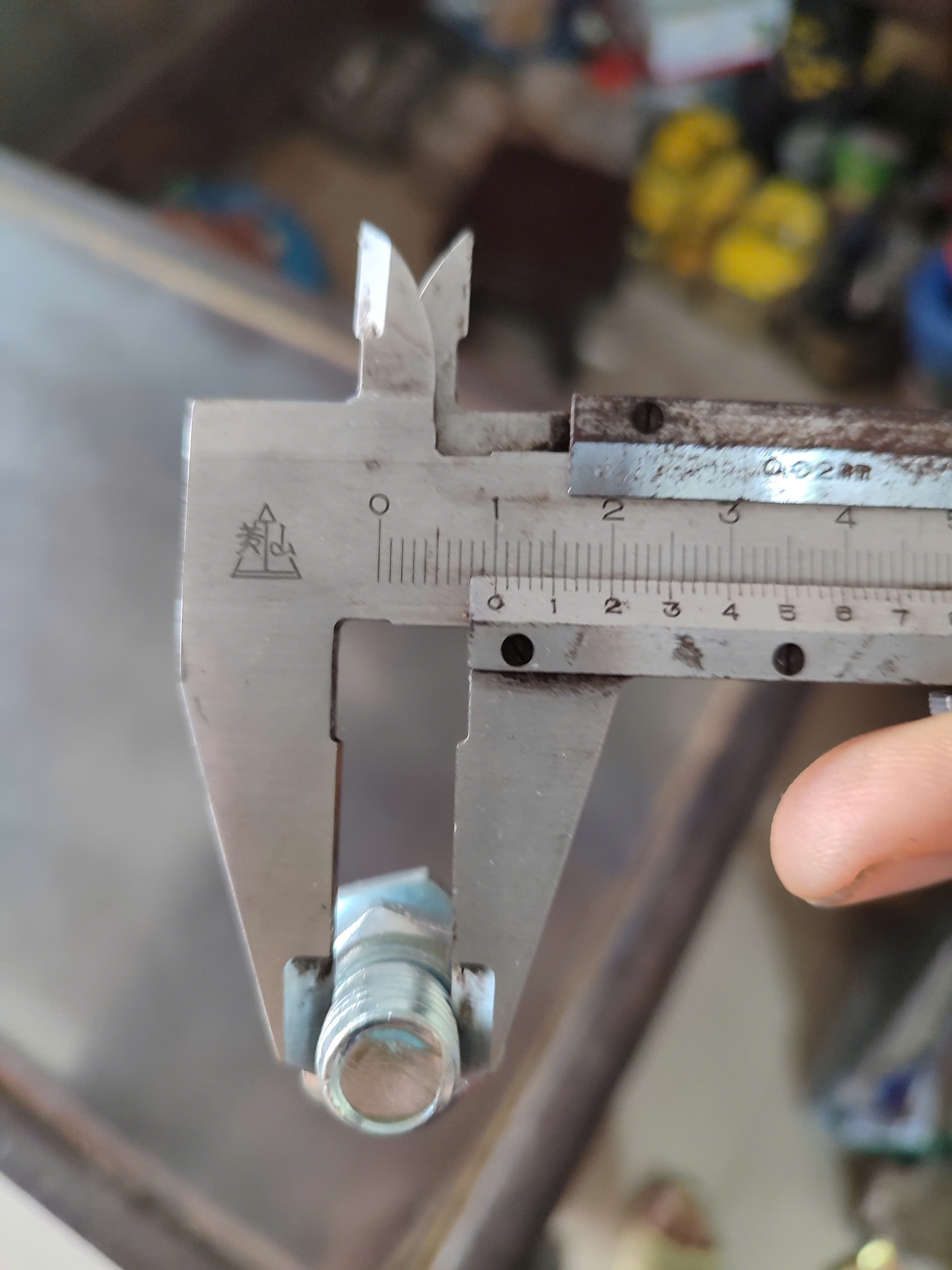 5 CON BÙ LON SẮT 12LY CÓ TÁN, RĂNG SUỐT