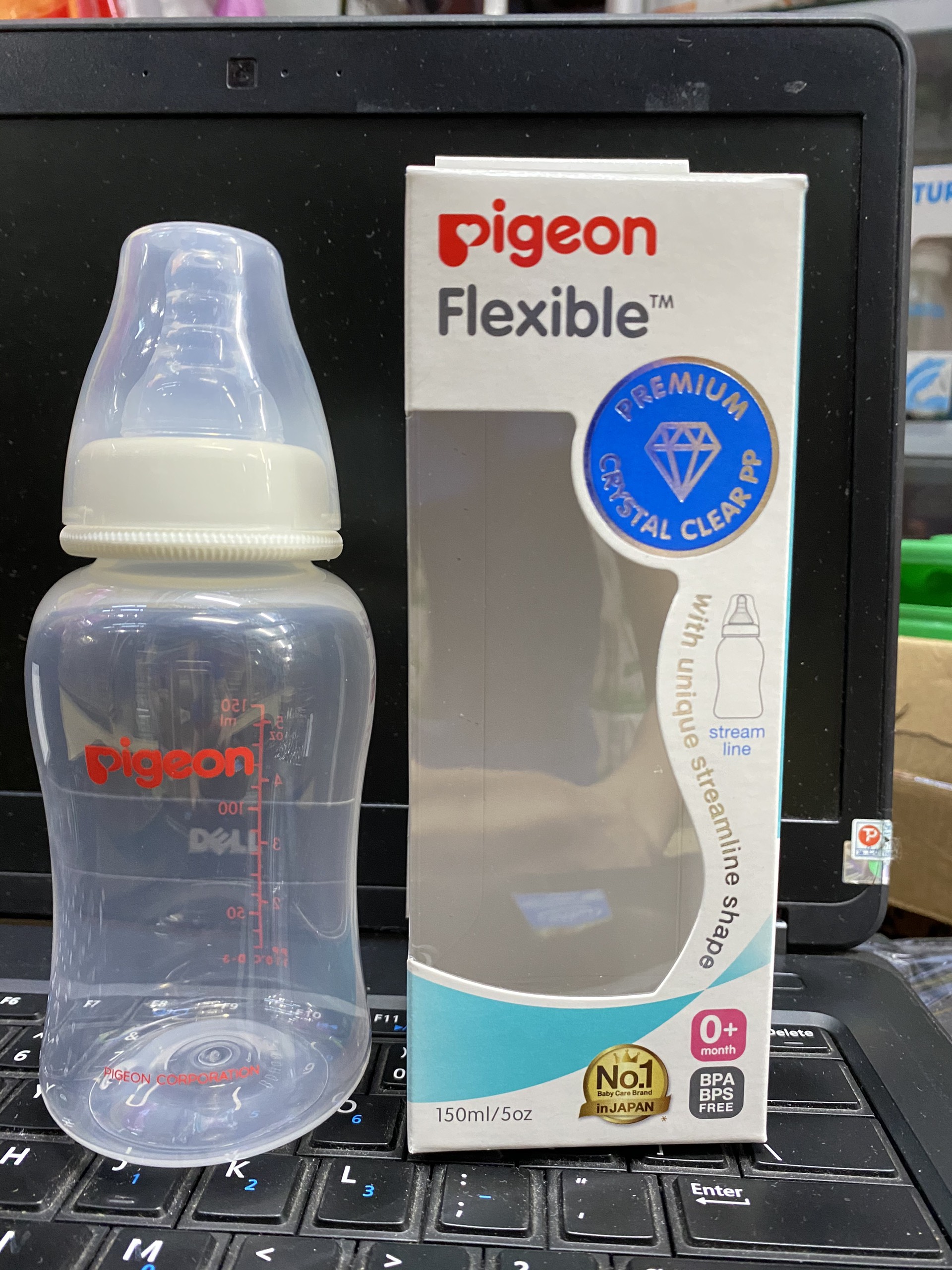 Bình sữa Pigeon Streamline 250ml / 150ml