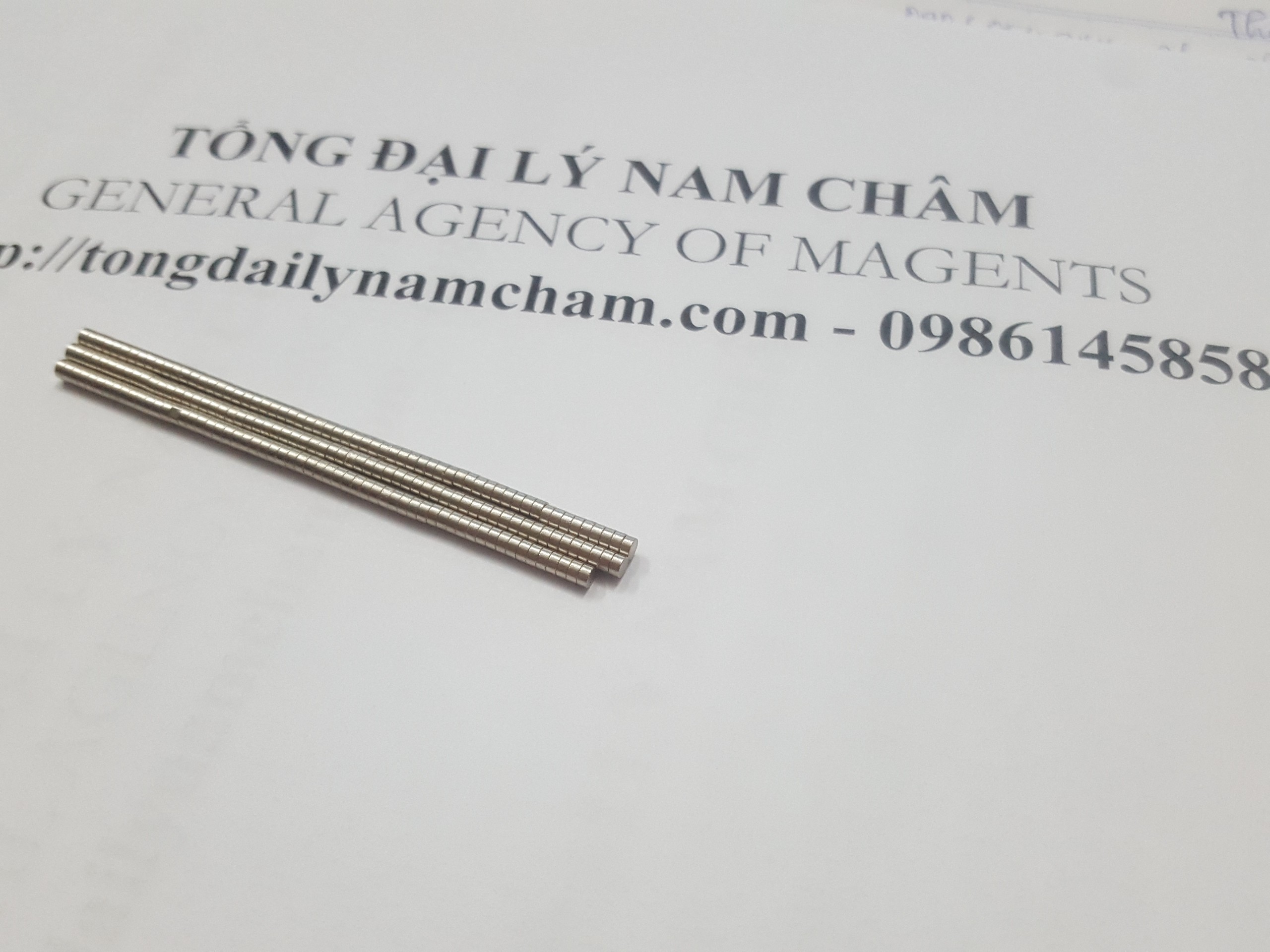 100 viên nam châm mini 1x2mm