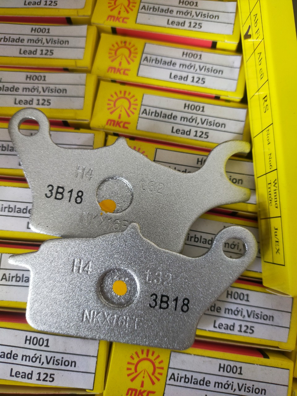 MÁ PHANH ĐĨA XE VISION, LEAD, AIR BLADE MỚI