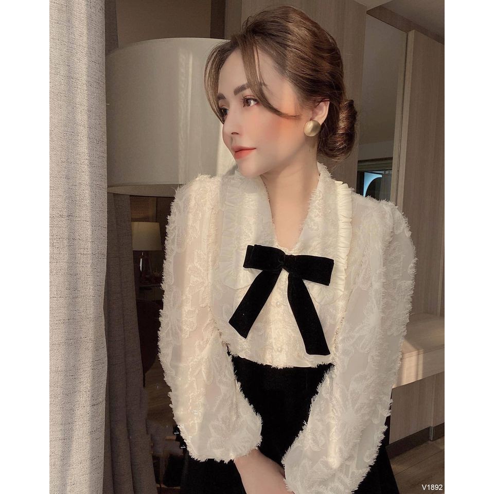 Áo sơ mi tơ bèo nơ ngực