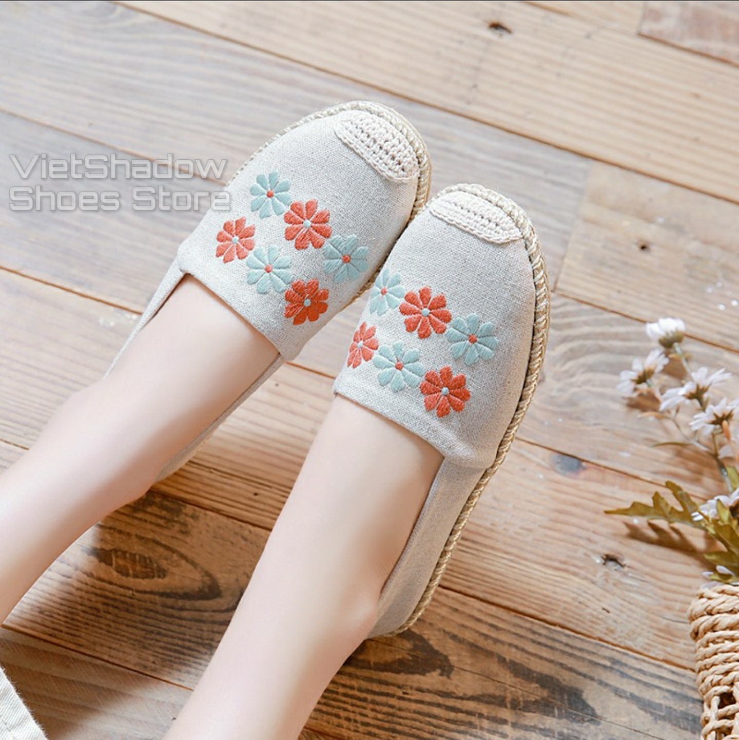 Slip on cói nữ - Giày lười vải thêu hoa - Chất liệu vải bố 4 màu (be), (đen), (xám) và (khaki) - Mã SP X-15