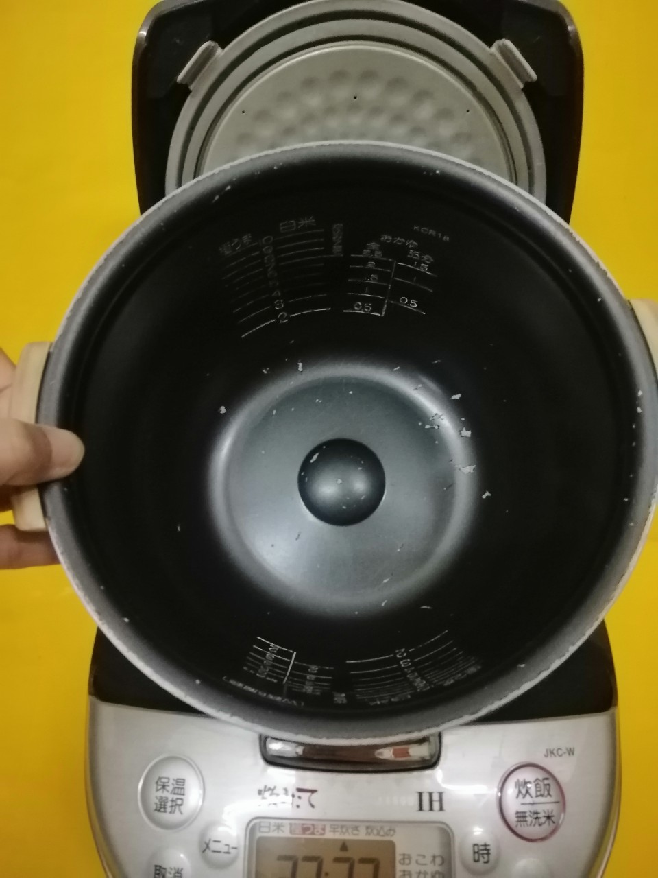 Nồi cơm nội địa Nhật Tiger JKC-W (1.8L)