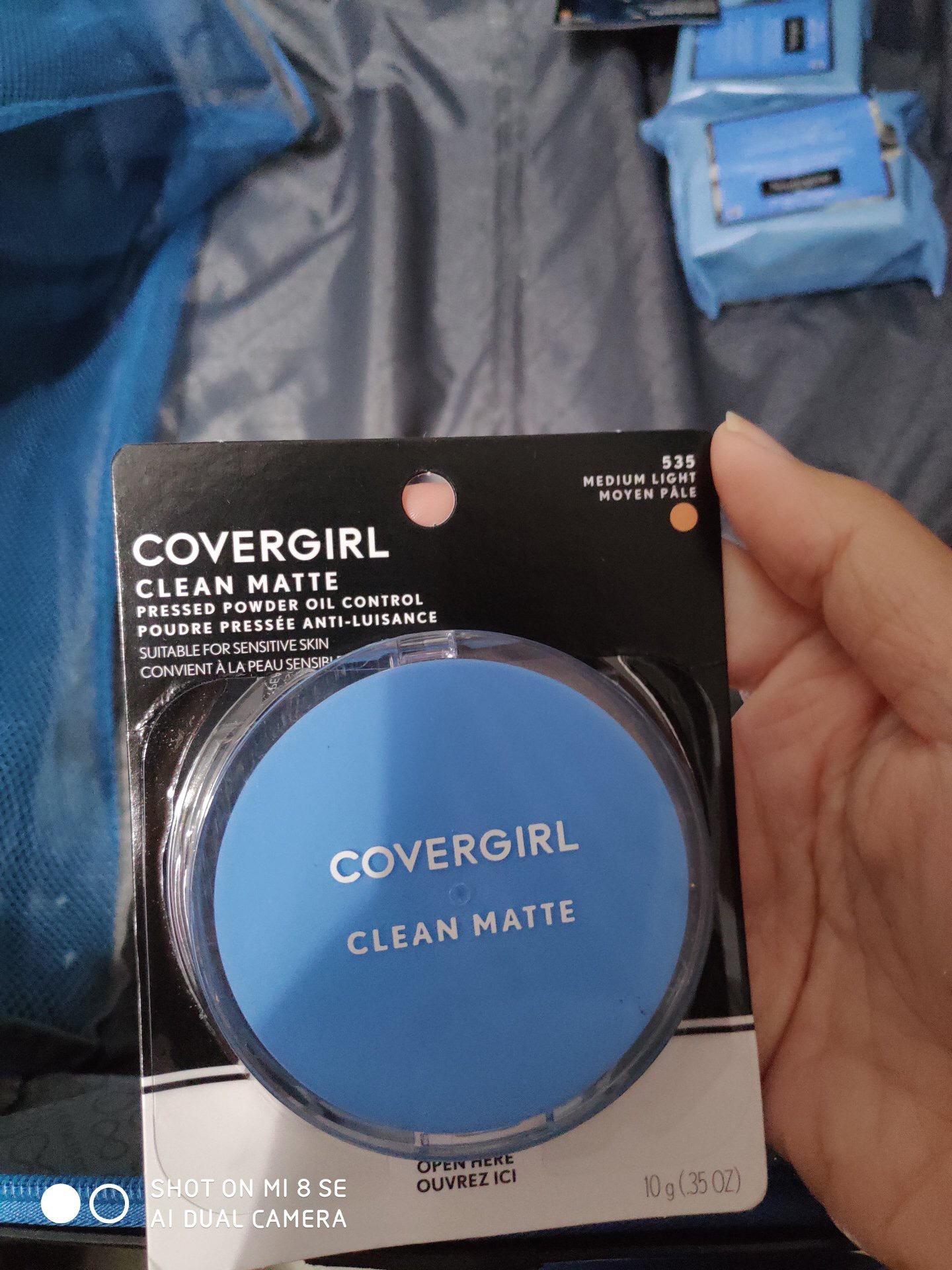 Phấn nền Covergirl Clean Matte