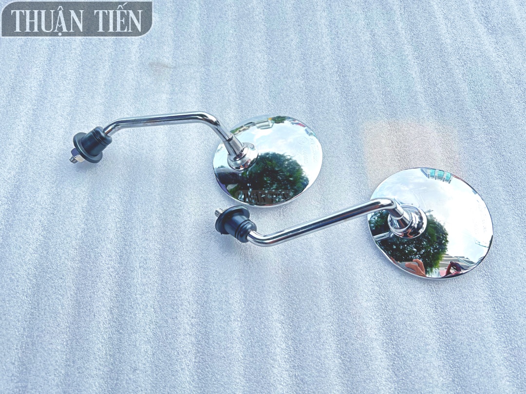 Attila mini 8mm round rear glasses fits a variety of vehicles. 1 box of 2 trees-medium model, diameter of 10 cm