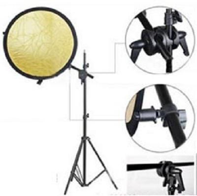 Tay treo hắt sáng studio