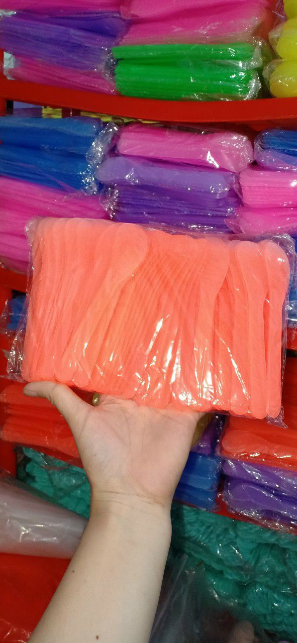 Combo 100 muỗng múc kem [màu cam]