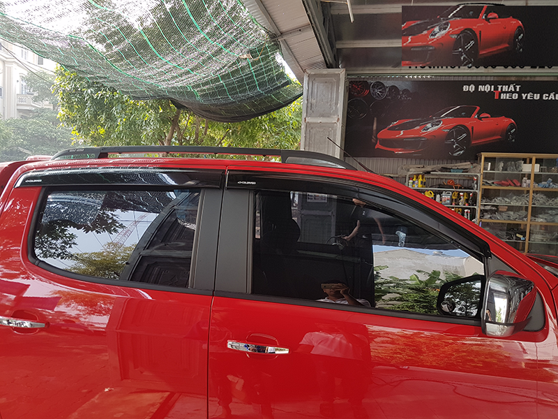 Vè che mưa xe Chevrolet Colorado