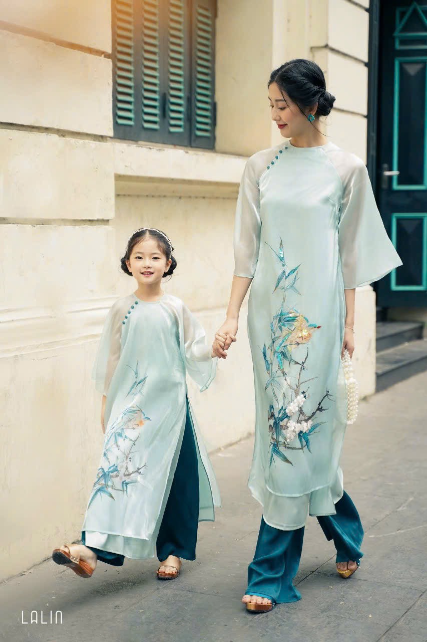 Áo Dài Cặp Đôi Xanh Pastel [H&H] Áo Dài Mẹ Bé Tết Cách Tân 4 Tà Thêu Hoa Đính Kết Hoa Nổi Bật Vải Lụa Organza Cao Cấp Mềm Mịn Với Da