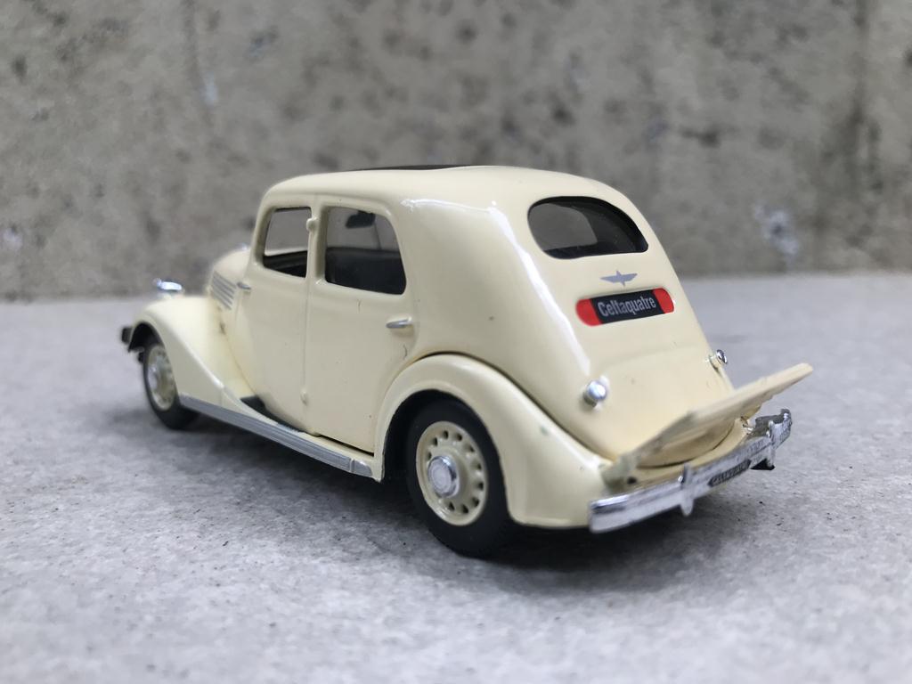 Mô hình xe ô tô cổ Renault Celtaquatre - 1:43