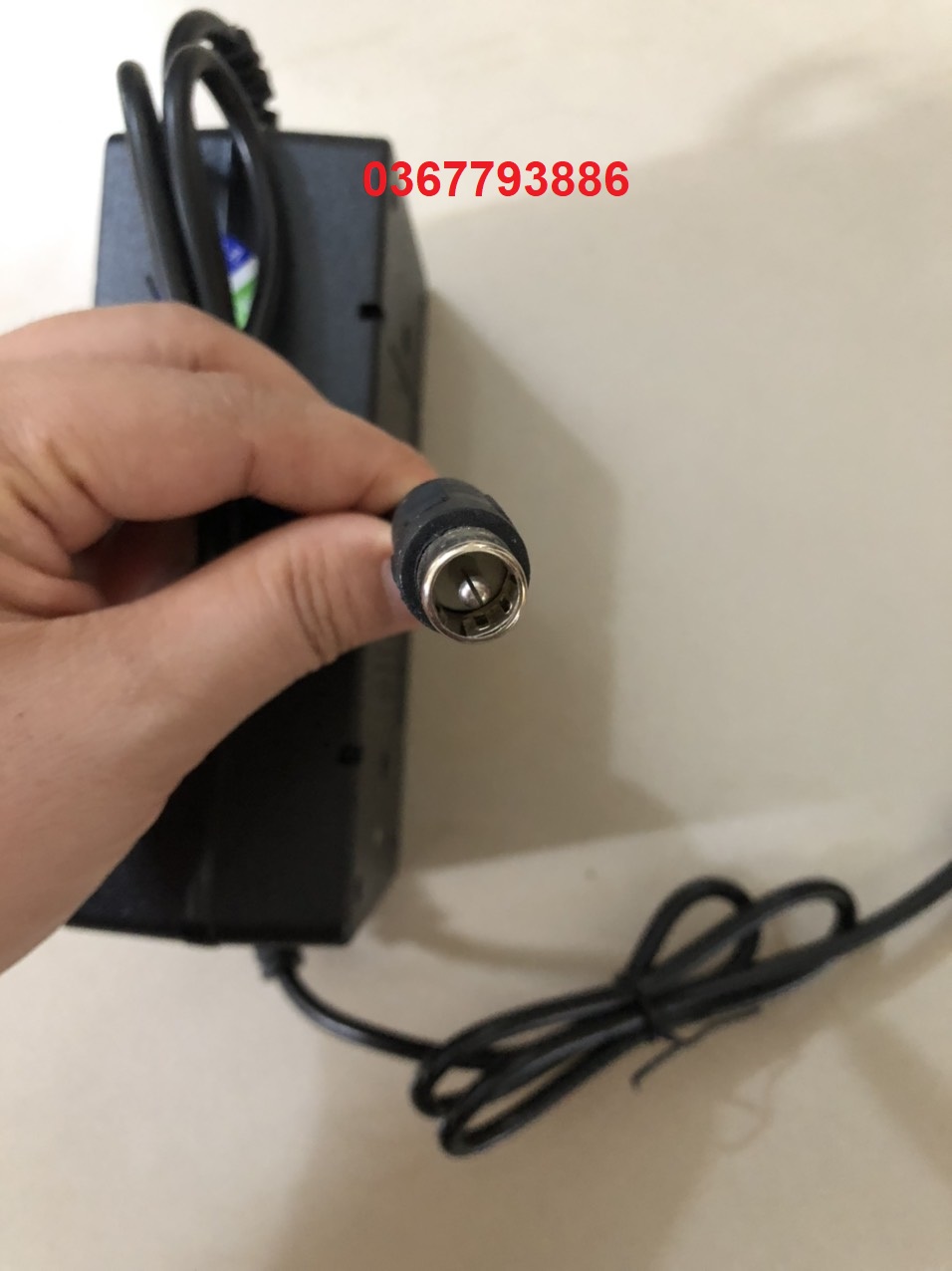 SẠC ACQUY 24V CHÂN TRÒN