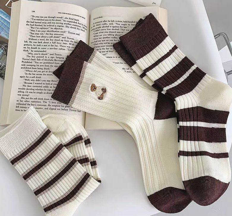 Set 5 Đôi Tất Vớ Nữ Cao Cổ Mix Gấu Kẻ