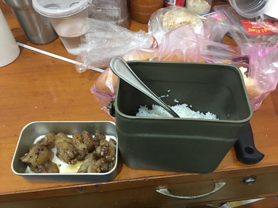 cà mèn xưa, ăng gô, cặp lồng, dụng cụ mang cơm