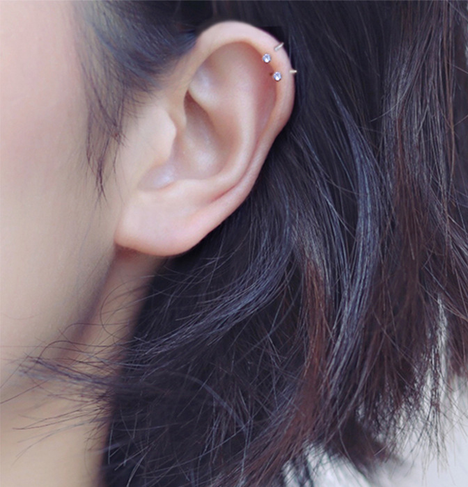 1 chiếc khoen tai zircon theo size