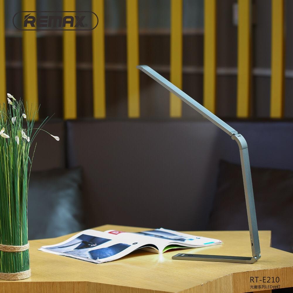 Đèn led mỏng gọn remax rt e210 hay đèn sạc kiêm đèn học