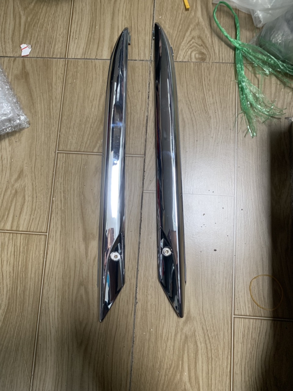 Nẹp sườn xe Air Blade đời  2010 nhựa xi