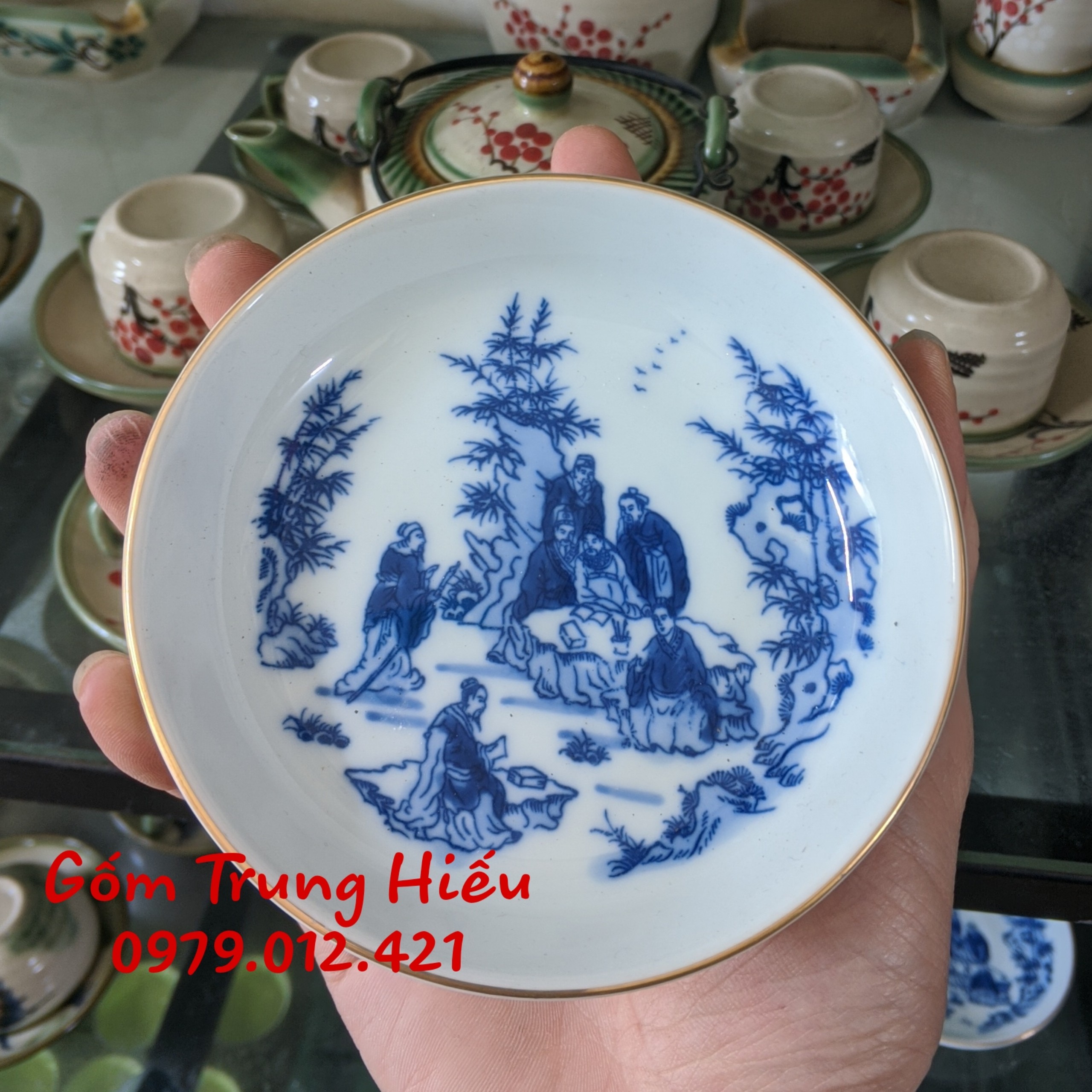 Chén, đĩa lẻ men lam Bát Tràng kẻ vàng kim