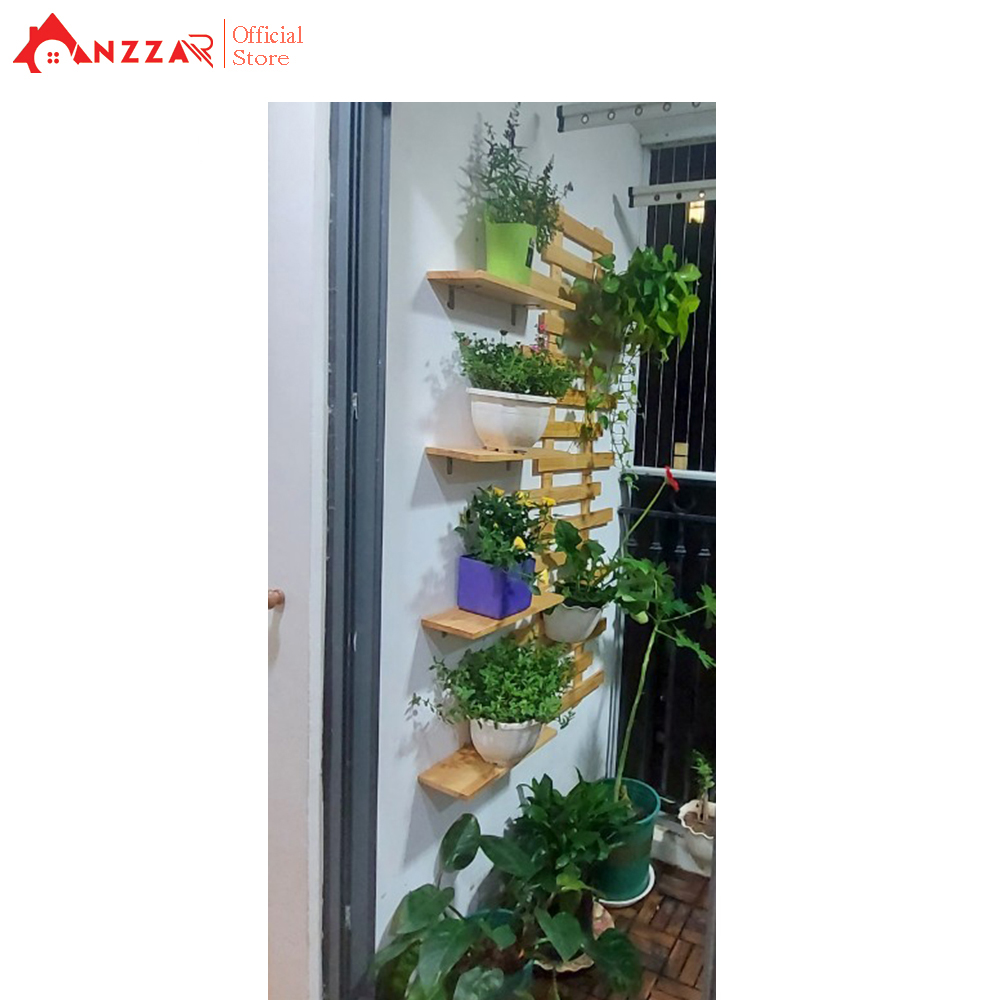 Kệ gỗ treo tường trang trí ban công